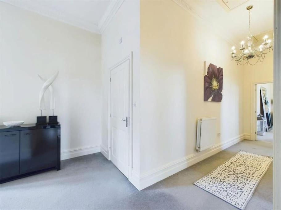 Upmarket Apartment In Ormskirk Exterior photo